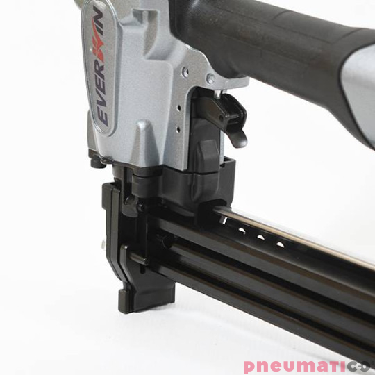 Zszywacz budowlany Everwin SN40S2 Zszywacz budowlany Everwin SN40S2