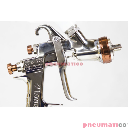 Pistolet lakierniczy Iwata High T.E.C. W400 BellAria  LV2   z górnym zbiornikiem