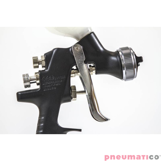 Pistolet lakierniczy Iwata Air Gunsa Junior AZ4 HTE-S Impact z górnym zbiornikiem 200 ml  - dysza 1,2 mm Pistolet lakierniczy Iwata Air Gunsa Junior AZ4 HTE-S Impact z górnym zbiornikiem 200 ml  - dysza 1,2 mm