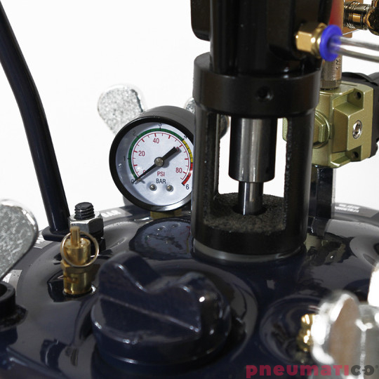 Zbiornik ciśnieniowy do natrysku 10L z mieszadłem Pneumatico Tank MP10-1-1E-20 + pistolet lakierniczy EXPERT HP 2,0 mm + wąż Zbiornik ciśnieniowy do natrysku 10L z mieszadłem Pneumatico Tank MP10-1-1E-20 + pistolet lakierniczy EXPERT HP 2,0 mm + wąż