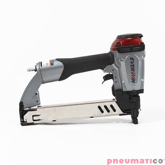 Zszywacz do przybijania tektury do palety Everwin SN40 Zszywacz do przybijania tektury do palety Everwin SN40