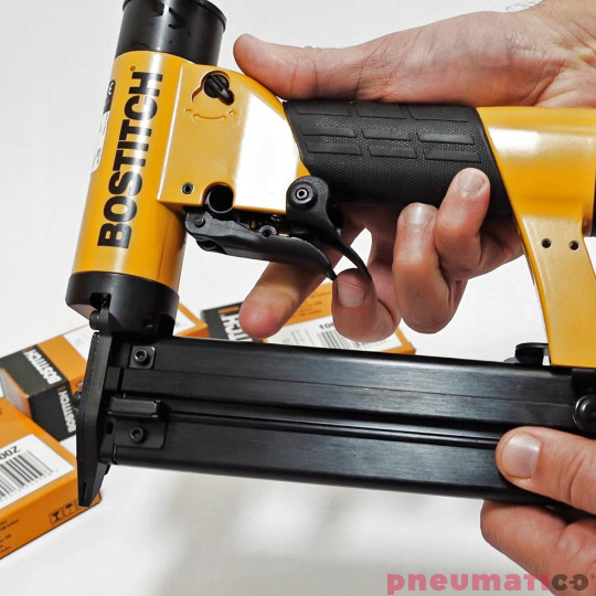 Sztyfciarka bezłebkowa pneumatyczna TU-216-2330K-E Stanley - Bostitch 0.64mm Sztyfciarka bezłebkowa pneumatyczna TU-216-2330K-E Stanley - Bostitch 0.64mm
