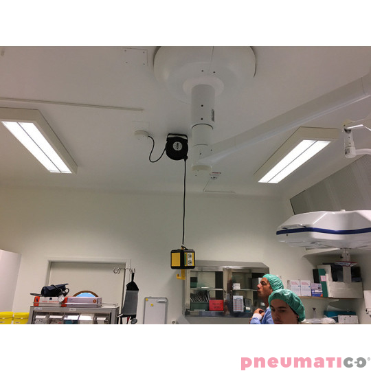 Profesjonalny kablozwijak 3x1,5mm² ZECA 9004/GS 6m wtyczka + 1 gniazdo Profesjonalny kablozwijak 3x1,5mm² ZECA 9004/GS 6m wtyczka + 1 gniazdo