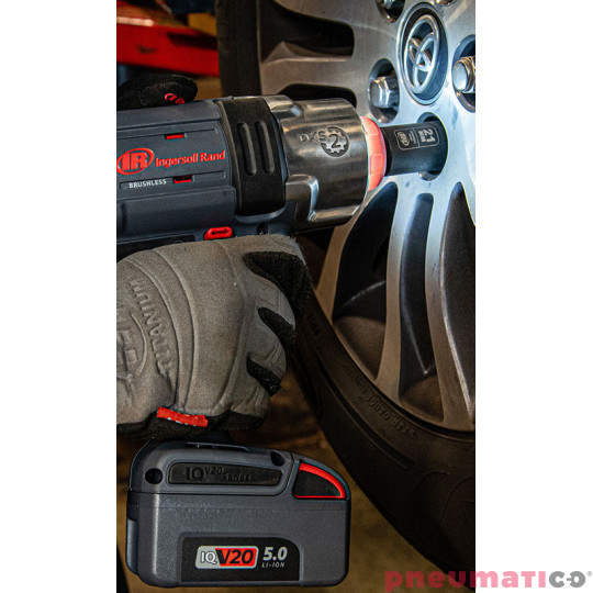 Akumulatorowy klucz udarowy z wymiennym wrzecionem Ingersoll Rand W7153EU-K22B-EU DXS® 1/2" 2034 Nm (2 aku. lI-ikon 20V, 5Ah)