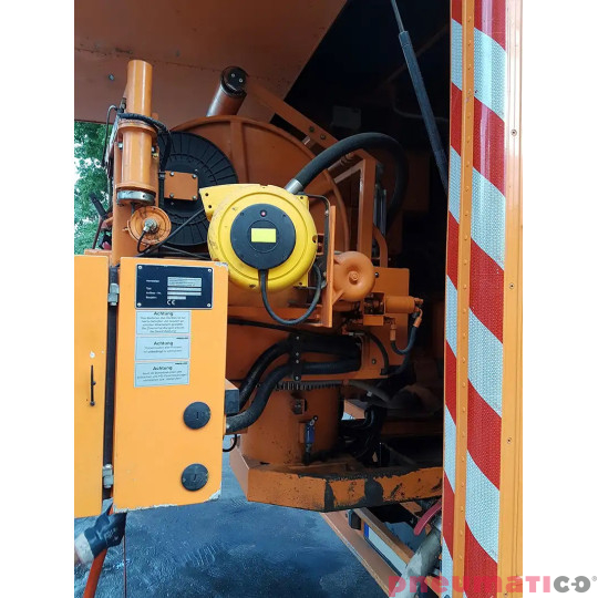 Automatyczny zwijacz kablowy "bezpieczny" z gniazdem Schuko Zeca 4325/GSSAFE 14m Automatyczny zwijacz kablowy "bezpieczny" z gniazdem Schuko Zeca 4325/GSSAFE 14m