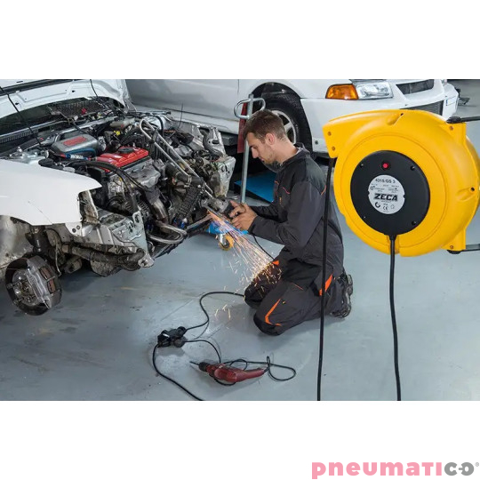 Automatyczny zwijacz kablowy "bezpieczny" z gniazdem Schuko Zeca 4325/GSSAFE 14m Automatyczny zwijacz kablowy "bezpieczny" z gniazdem Schuko Zeca 4325/GSSAFE 14m